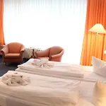 Hotel Zum 3*