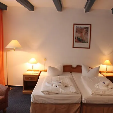 Zum Hotel 3*