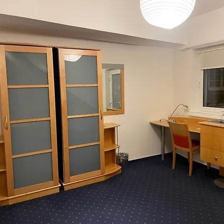 Zum Hotel 3*