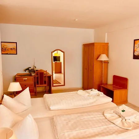 Hotel Zum 3*